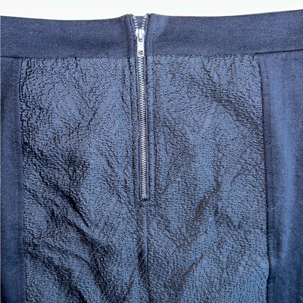 NWT American Eagle textured panel, ponte mini skirt, exposed‎ rear zipper- sz 12 - Picture 6 of 9